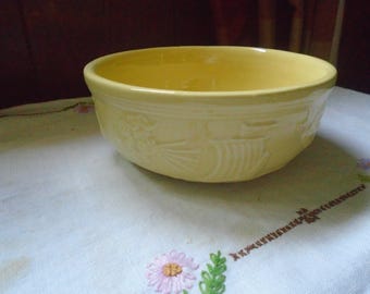 Vintage Robinson Ransbottom Yellow Ware Bowl Zephyrus Pattern