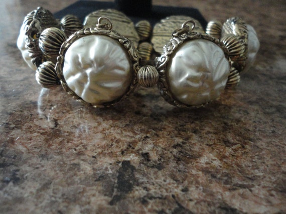 Vintage Chunky Faux Dimpled Pearl Bracelet Gold T… - image 2