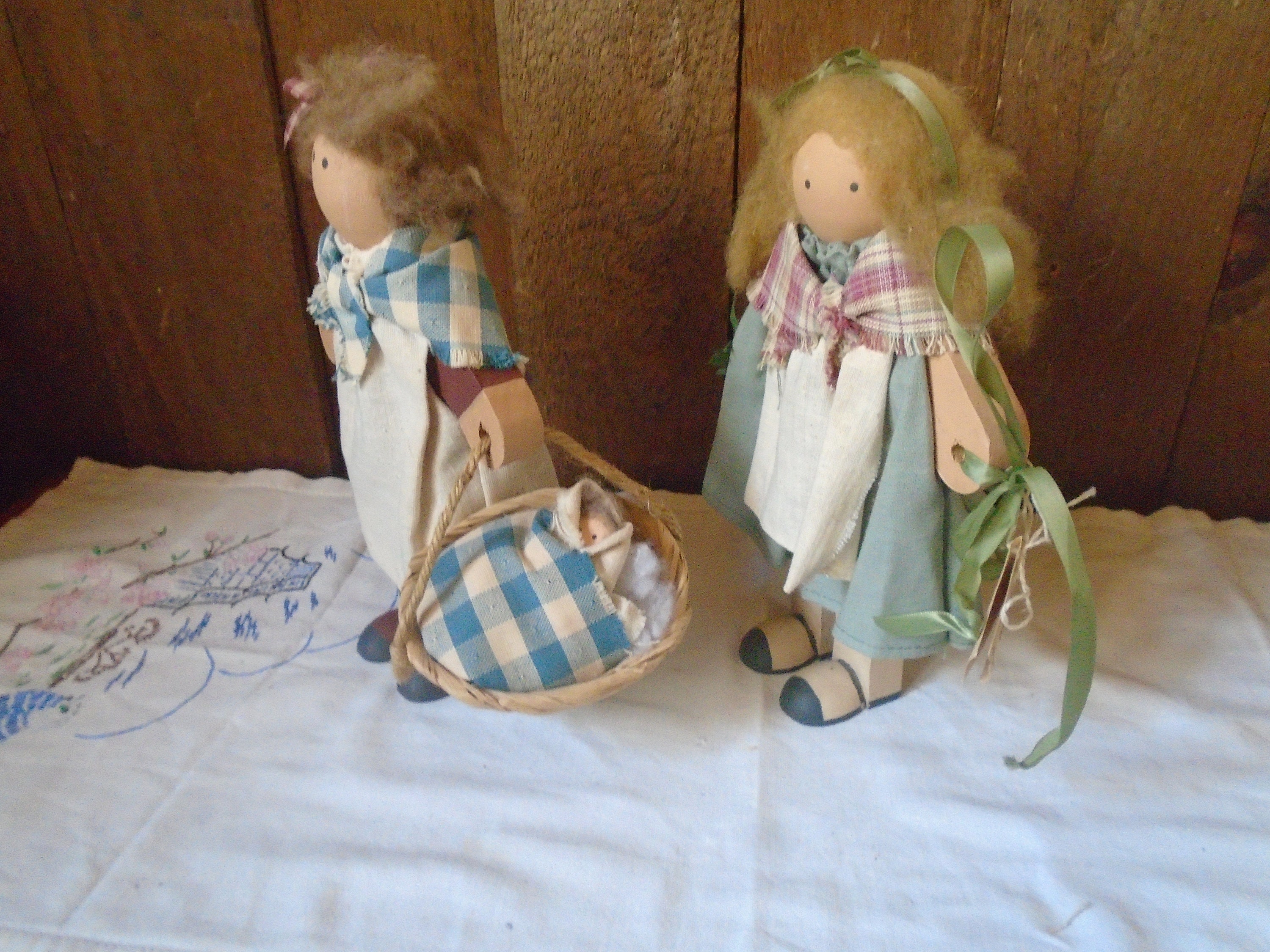 artisan made Lizzy High Wooden Dolls 2 Pieces Multi