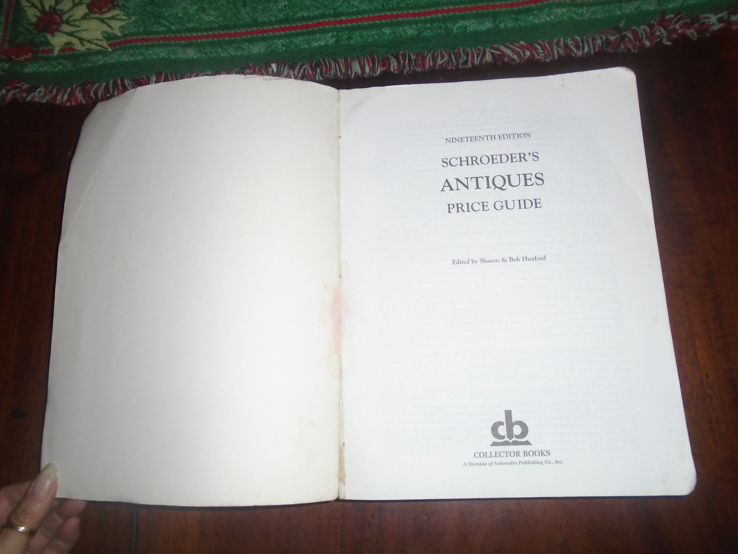 洋書『The Complete Guide to Antiques』 419lCDUNrtL._AC_SY200_QL15_.jpg