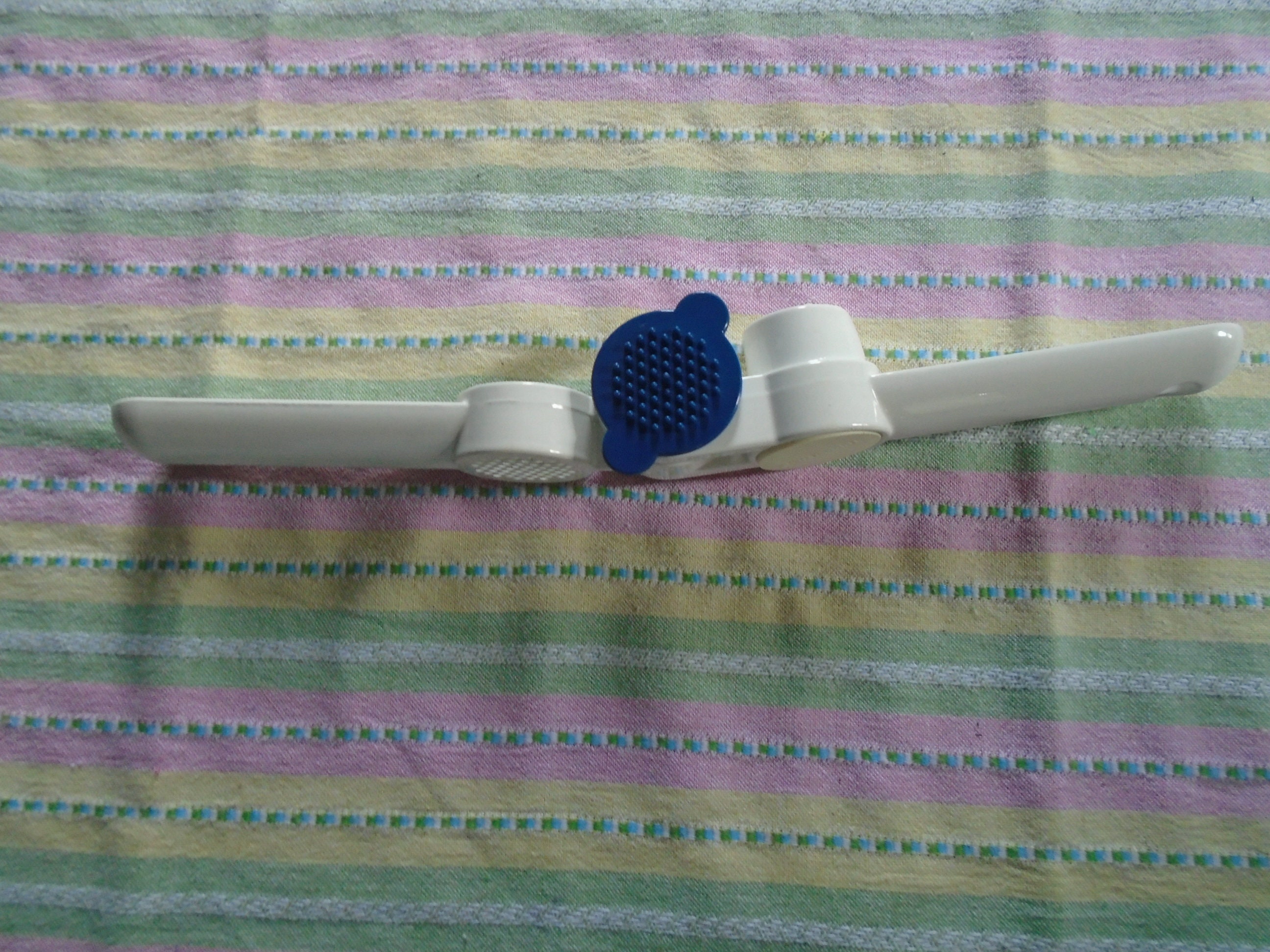 Vintage Tupperware Garlic Press Mincer Crusher White Enamel Etsy