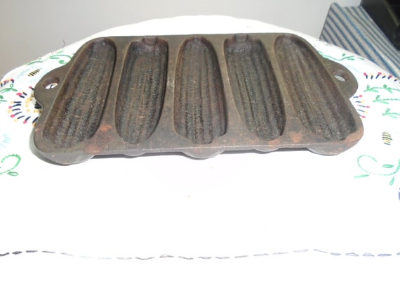 vintage cast iron cornbread pan for corn stick muffins, ears of