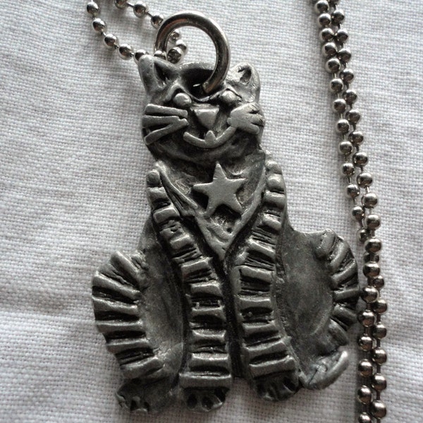 Vintage Pewter Patriotic Cat Pendant Necklace By Marcie USA Girls Jewelry