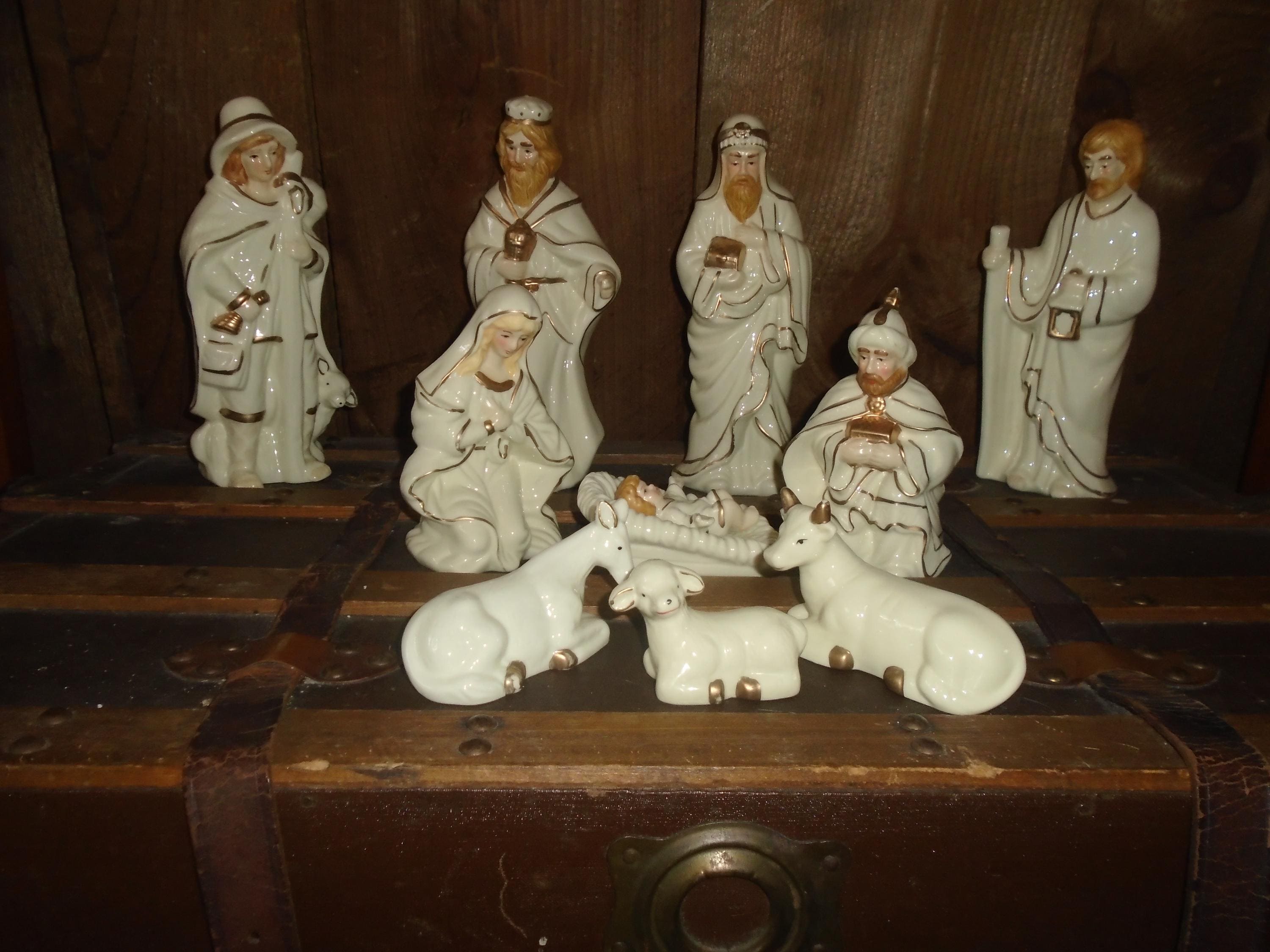 Vintage Large 10 Piece Porcelain Figurine Nativity Scene Set