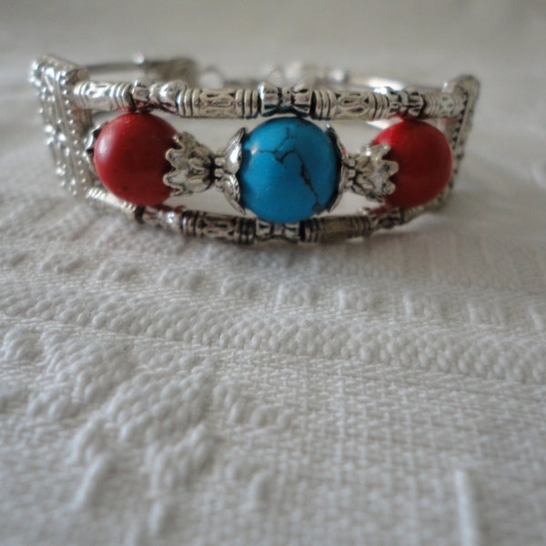 Ladies Teen Bracelet Colorful Porcelain Like Bubblegum Bead Silver Tone Open Filigree