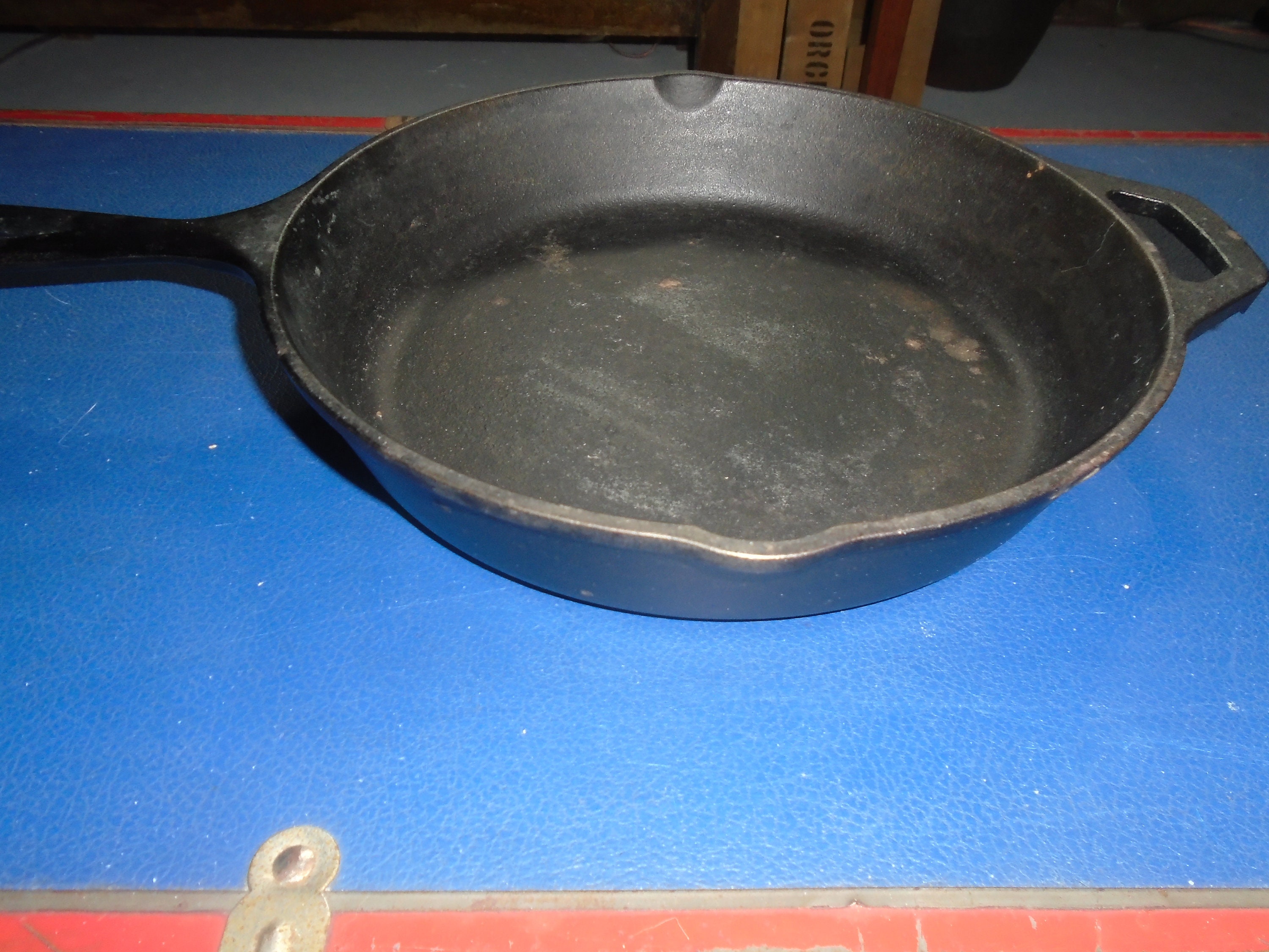 Vintage Lodge Cast Iron Skillet 8 SK Double Spout Fry Pan 