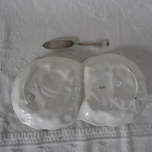 Porcelain Divided Section Raised Fruit Vegetable Motif Condiment Handled Tray Queens Plated Bread Knife Included image 3