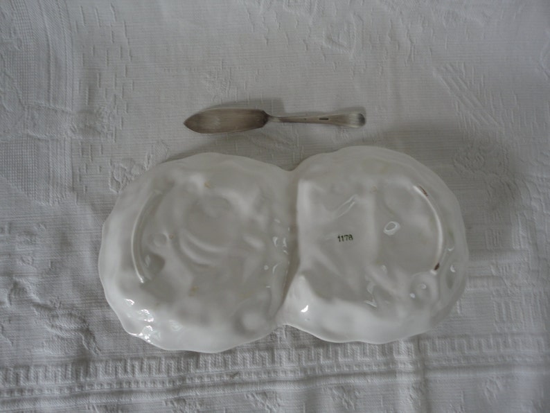 Porcelain Divided Section Raised Fruit Vegetable Motif Condiment Handled Tray Queens Plated Bread Knife Included image 3
