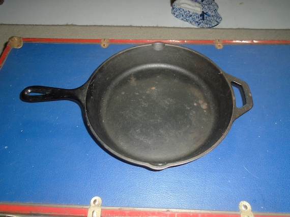 Vintage Lodge Cast Iron Skillet 8 SK Double Spout Fry Pan 