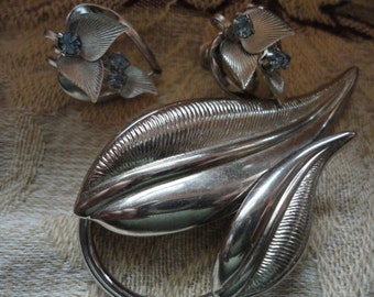 Jewelry Set Aquamarine Rhinestone Leaf Motif Silver Tone Brooch Screwback Earrings