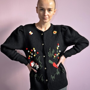 Schöne Vintage Schwarze Strickjacke Pilze 80er Jahre