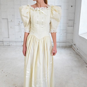 Beautiful Light Cream Vintage Dress 70&#39;s
