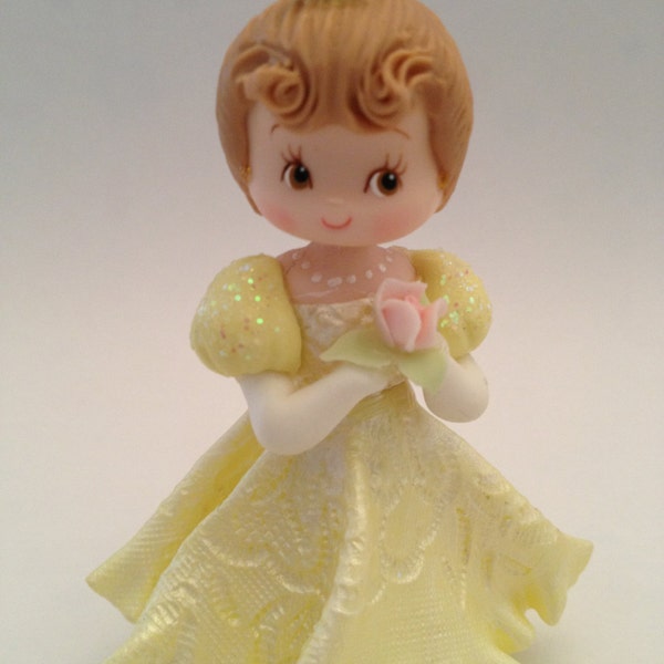 La princesa inspirado en porcelana fria adorno de torta pequeña de Belle o decoración