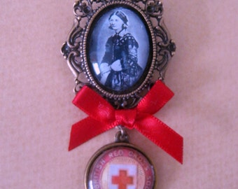 Broche vintage de Florence Nightingale, Cruz Roja y Enfermería. Hecho a mano, único.