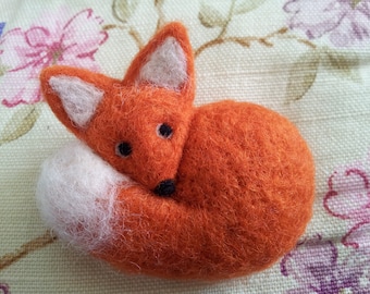 Needle Felt Fox Brooch / Ornament Tutorial Instructions PDF  Needle Felting How to Make Felted miniature