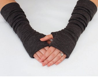Fingerless Gloves Pattern with Pleats. PDF Glove Sewing Pattern.