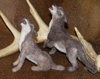 Wolves, wildlife sculpture/art  MEDIUM SIZE