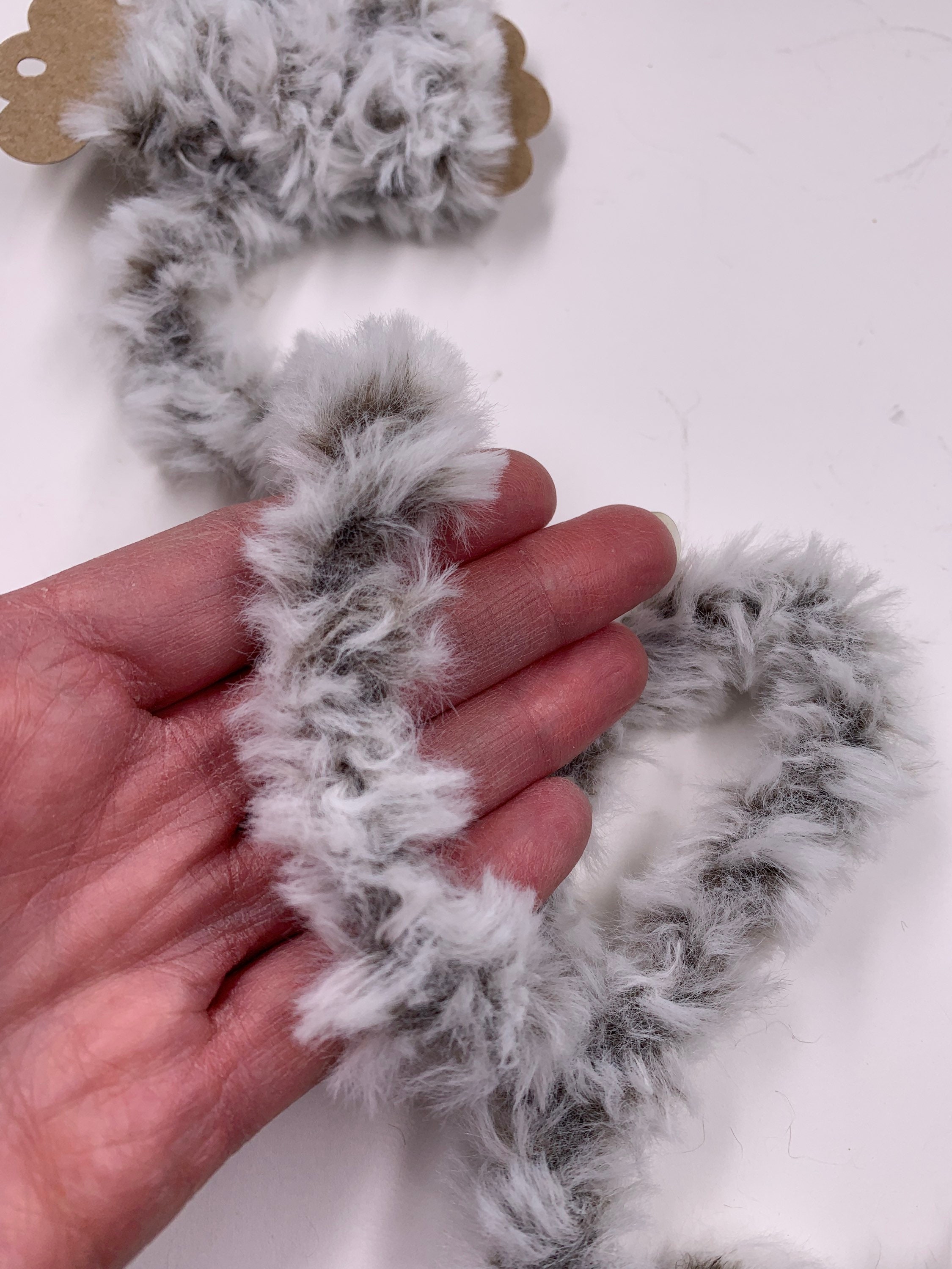 1 Yd Thick Faux Fur Yarn Husky Gray 2 Trim Novelty Fibers Etsy