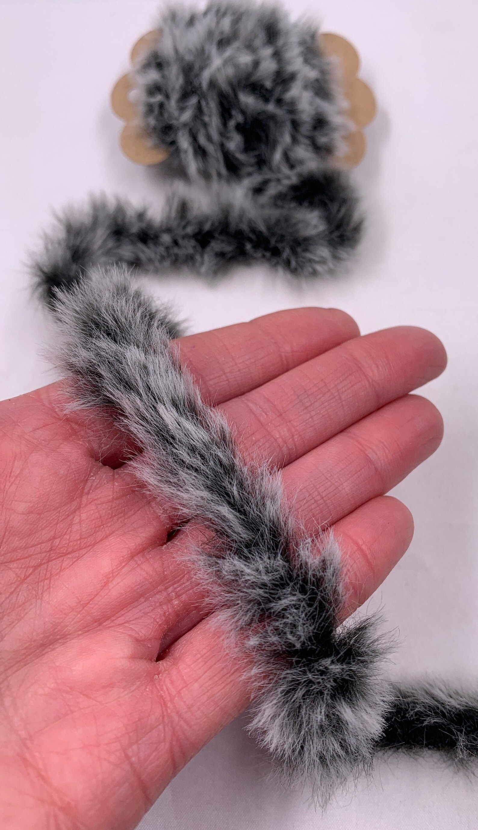 1 Yd Faux Wolf Fur Yarn gray With Light Tips Trim Novelty Etsy