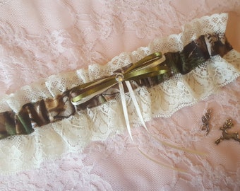 Hunting Deer Camo Camouflage Wedding Garter Belt or 2pc Set w/ Ivory Lace Realtree Browning