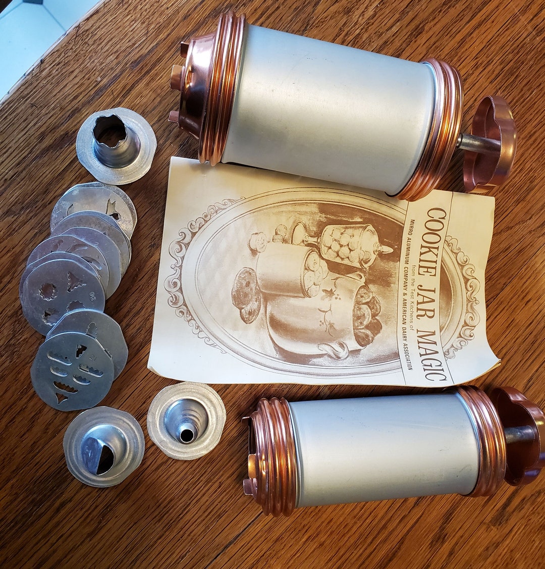 Mommy and Me Cookie Press Set, Mirro Cookie Presses With Recipe Book