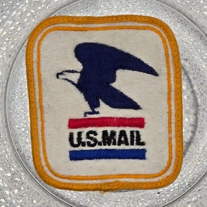 Patch vintage do uniforme do USPS, década de 1970, sem uso, com a águia americana.