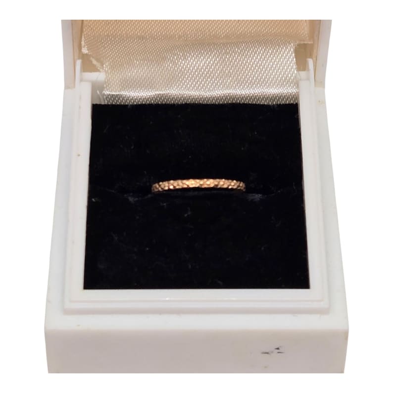 Pierścionek dla dziecka ze złota próby 10 000, rozmiar 1, obrączka z motywem kwiatowym – Antique Estate Jewelry zdjęcie 2