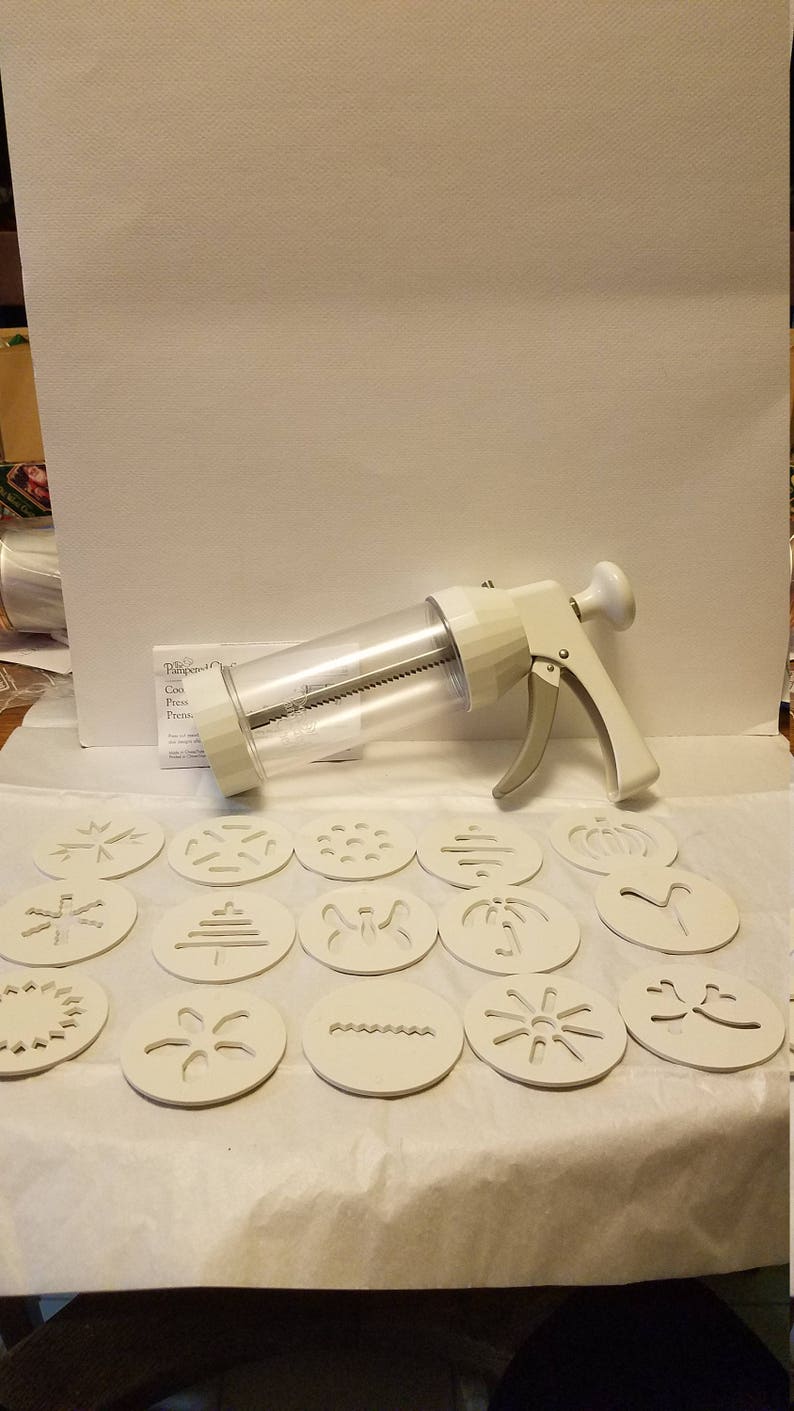 Slightly Used Pampered Chef Cookie Press Gun Style Spritz Etsy