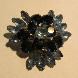 Mid century sapphire BLUE RHINESTONE BROOCH jewelry pin Vintage