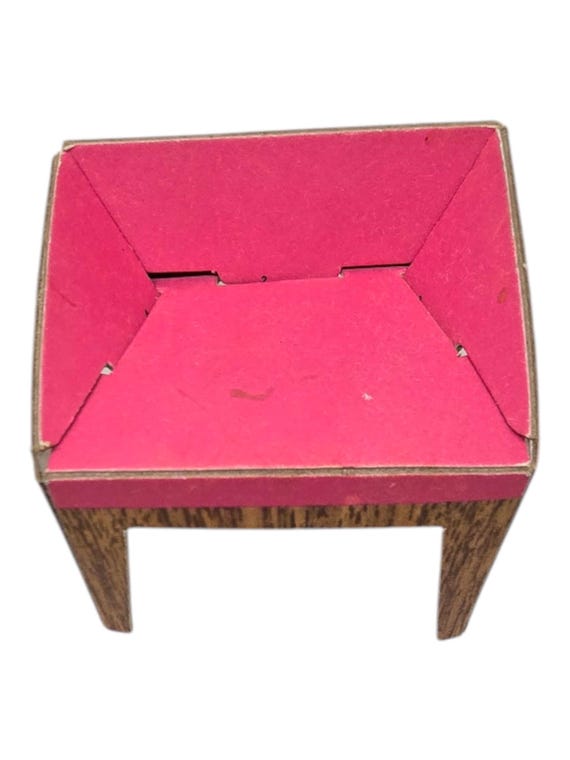 Poltrona da toeletta rosa Barbie Dream House del 1962: mobili per