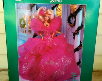 Vintage 1990 Happy Holidays Barbie Doll: Christmas Collectible, NRFB