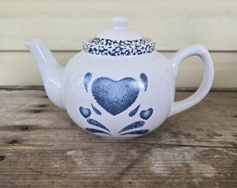 Czajnik kamionkowy Corelle Blue Hearts 4 7/8", Jay's Imports