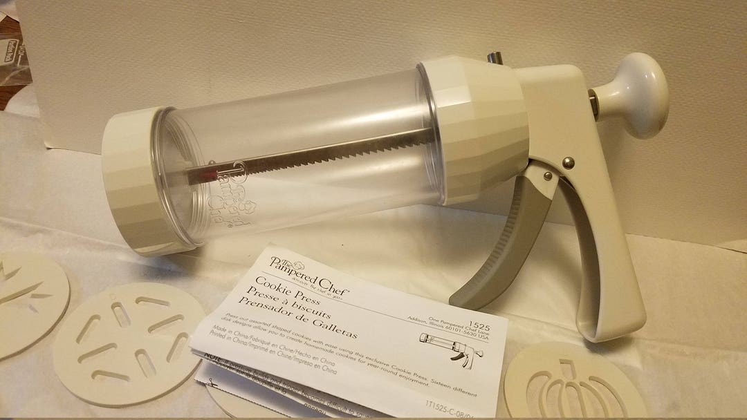 Slightly Used Pampered Chef Cookie Press, Gun Style Spritz Cookiepress
