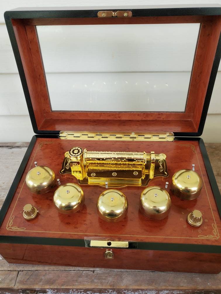 Mr. Christmas Concertina, MUSIC BOX, plays 50 songs, Christmas, musical  ornament, Gold Label, Brass Bells, Family Christmas present, old