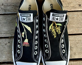Embroidered Converse size 9 (40)