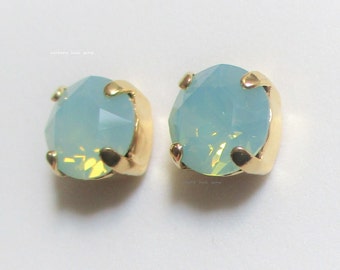 For earrings 2 Painted Floral Ovals in Metallic GREEN and BLUE