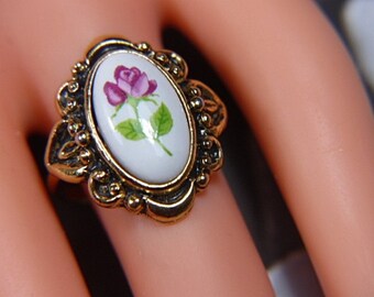 Vintage Victorian Hand Painted Floral Ring -- Size 6.5 - R-291