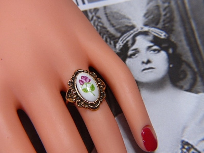 Vintage Victorian Hand Painted Floral Ring Size 6.5 R-291 image 2