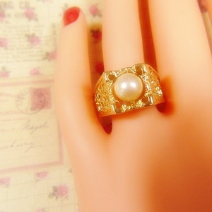 Vintage Gold and Pearl Ring -- Size 8.25 - R-704