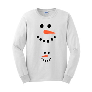 Expecting Mom Snow-woman Mom and Baby Face Maternity Themed Holiday Christmas Cute Expecting Mom Long Sleeve Unisex T-Shirt