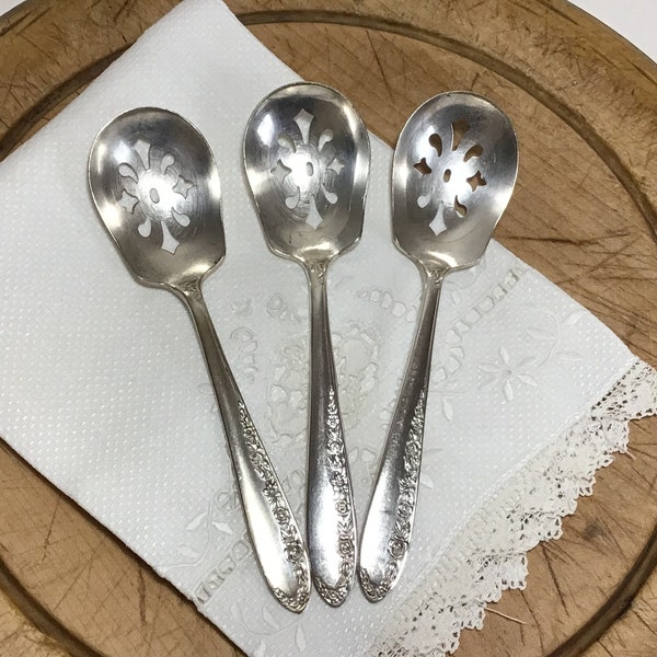 3 Vintage Sugar Sifter Spoons - Monarch Silver Plate