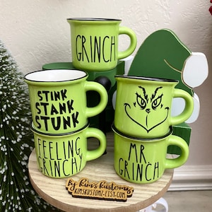 MINI Grinch Tazas 2.4oz / Mr. Grinch / Tazas de Navidad / Tazas de Espresso / Barra de Cacao Caliente / Tazas de Bandeja Escalonada / Inspirado en Rae Dunn