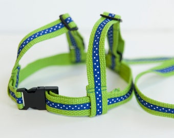 Harnais enfant en coton : sangle vert citron, laisse ruban bleu