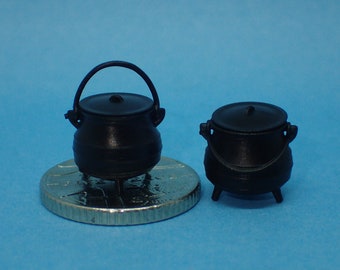 Cauldron with lid, 1/48th scale