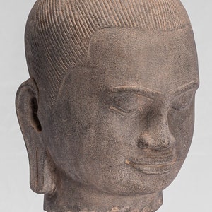 Antique Khmer Style Seated Khmer King Suryavarman II Statue Antique Khmer Style Seated Khmer King Suryavarman II Statue