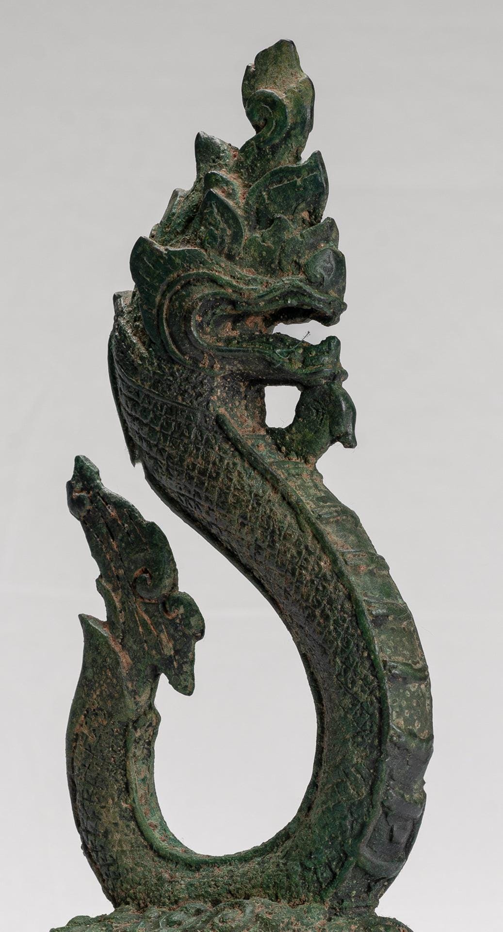 【大型】ナーガ守護神像 木彫 高さ約64cm 東南アジア神像 精密彫刻 一点物 大型】ナーガ守護神像 木彫 高さ約64cm 東南アジア神像 精密彫刻 一点