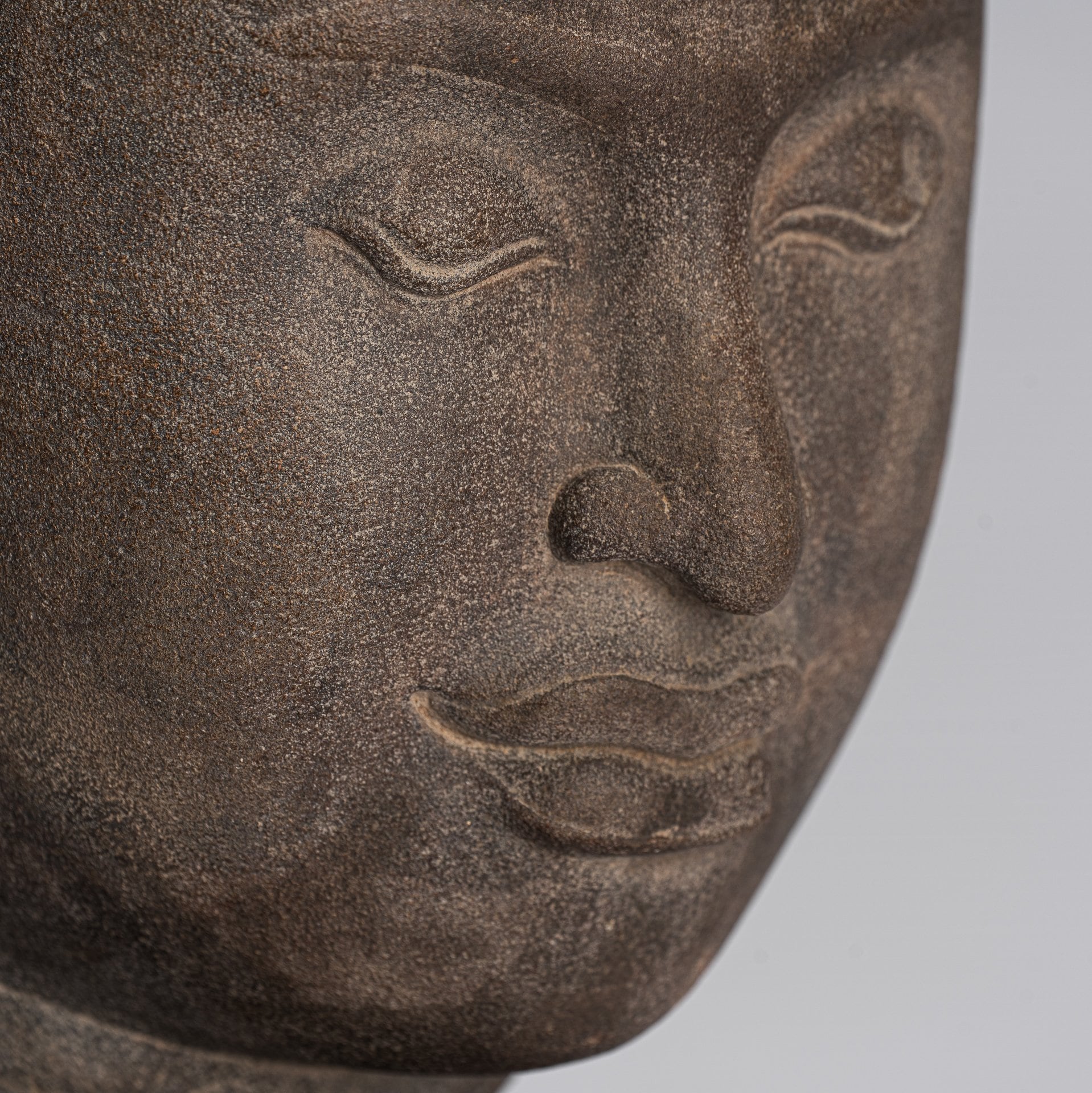 ジャヤヴァルマン像 - アンティーク クメール スタイル 石造り ジャヤ