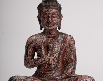 Boeddhabeeld - antieke Cambodjaanse zittende houten boeddhabeeld in Cambodjaanse stijl - leer mudra - 27 cm/11"