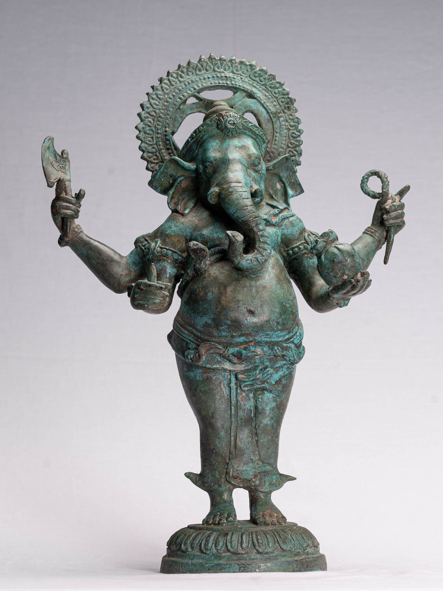 ガネーシャ像 - アンティークタイスタイルブロンズ製 4 腕ガネーシャ