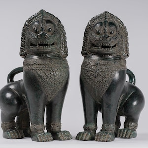 Tempellöwen - Antike Khmer Bronze Stil Bronze Tempelwächter oder Löwen - 38 cm